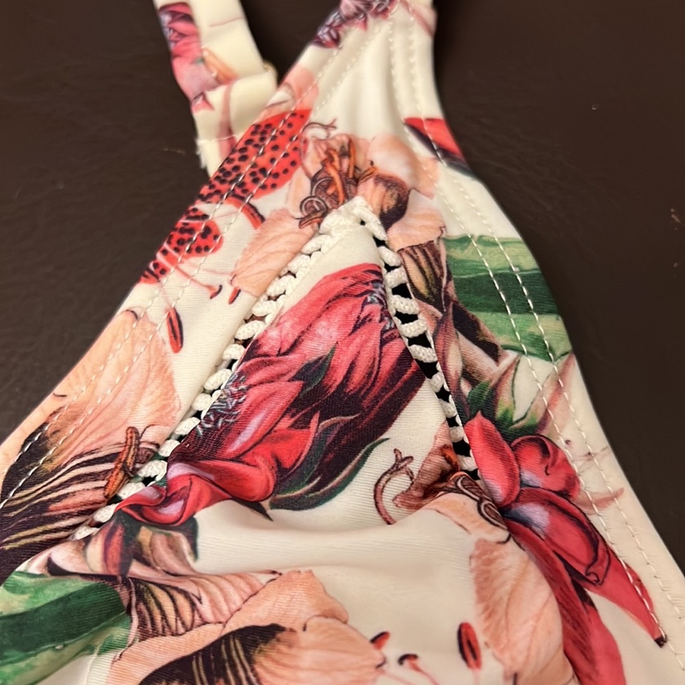Beach Riot Bikini Top - Picture 2 of 5